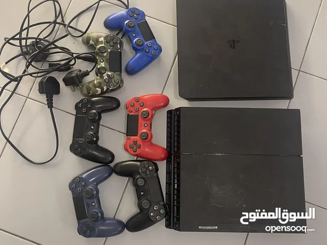 PS4 slim and big