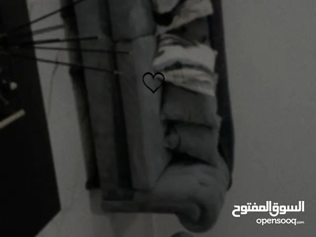 طقم كنب شبه جديد بلون الرمادي الجميل والمميز
