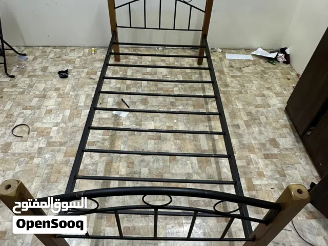 Metal single bed
