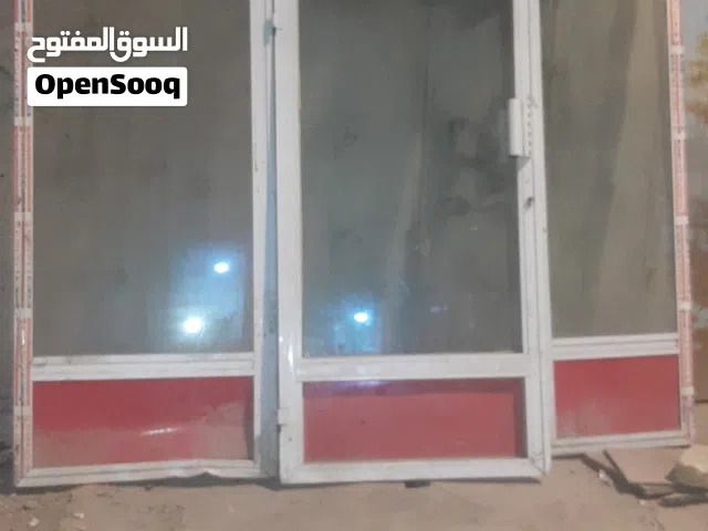 كشك للبيع سندويج جاهز مع رفوف