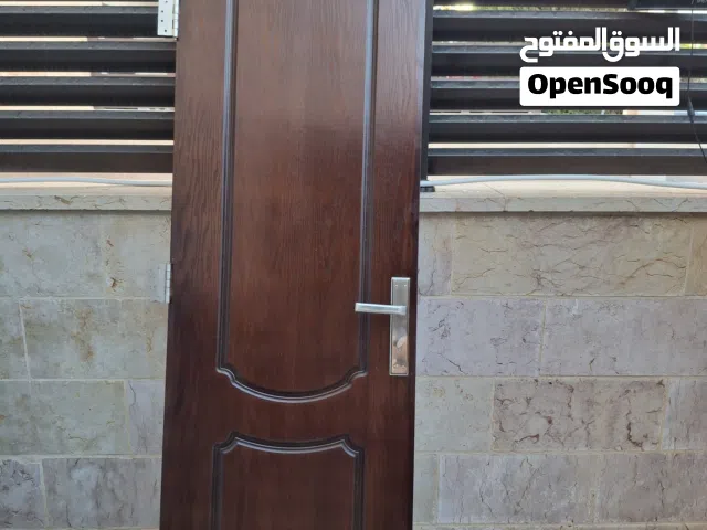 باب خشب تركي بحالة ممتازة للبيع