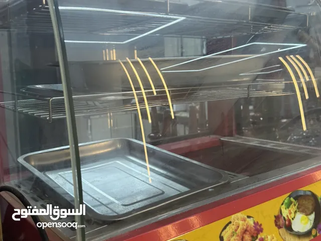 عارض طعام غربي وجميع أصناف الطعام والمعجنات