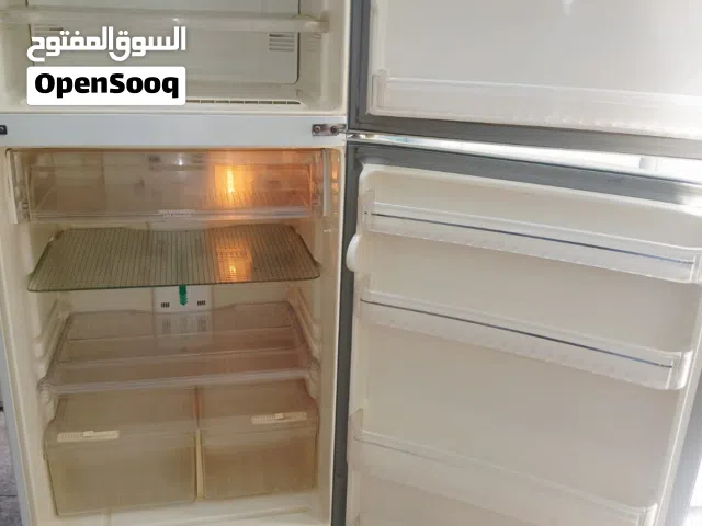 للبيع ثلاجات عائليه بحالة جيدة جدا مع التوصيل والكفاله  وسط وكبير