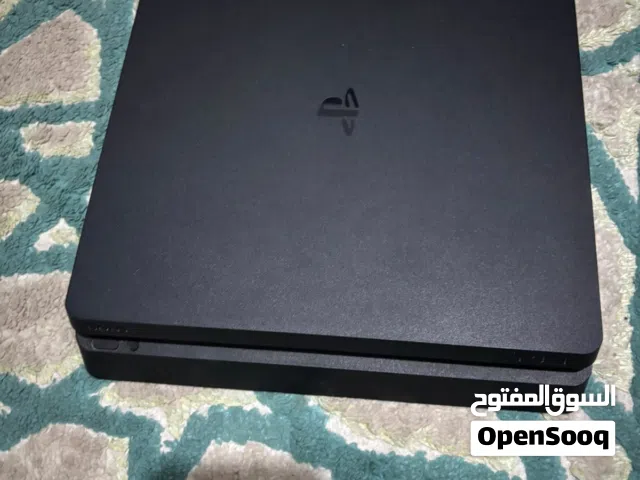 بلايستيشن 4 مستعمل بحالة الوكالة