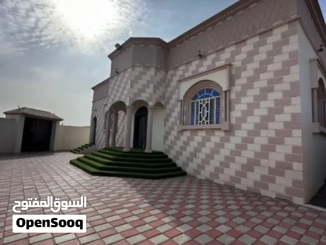280 m2 3 Bedrooms Townhouse for Rent in Al Sharqiya Ja'alan Bani Bu Ali