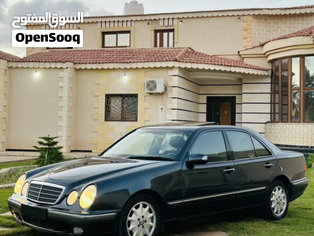 2001 مرسيدس بنز الفئة-E E 240