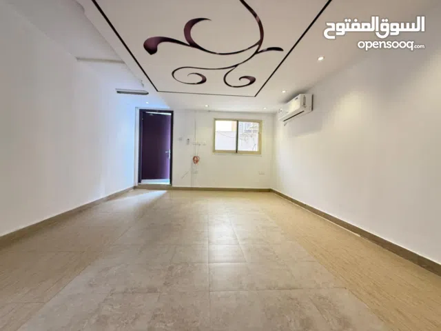 استديو للايجار الشهري2000 في خليفه 6 الايجار شامل الفواتير من المالك مباشر شارع التَّطلُّع -