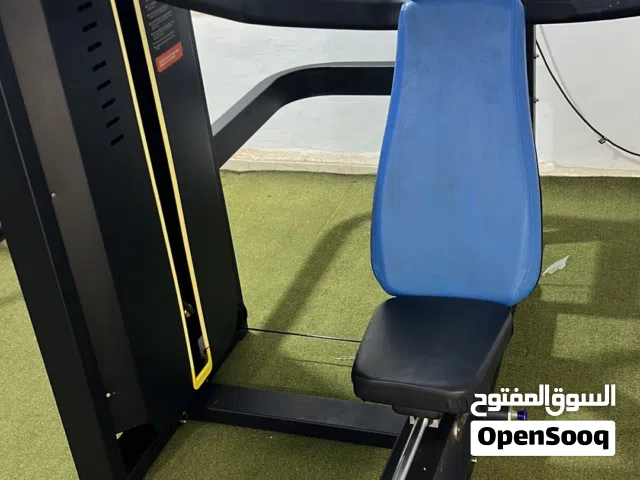 للبيع جهاز صدر مستوي وعالي واكتاف