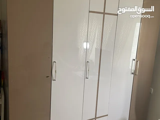 خزانة غرفة نوم 5 ضرفات بحالة متوسطة