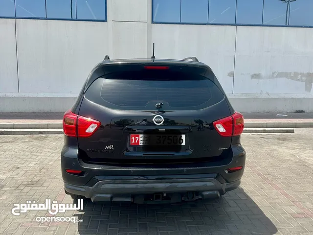 Nissan Phatfinder 2019 a original paint zero accident first owner Abu Dhabai registered