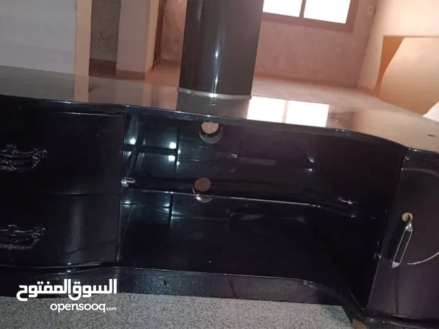 طاولة شاشه تركيب علي اي شاشه أمور طبيه