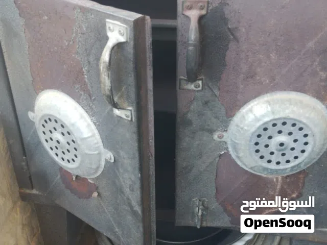 فرن عربي بحالة جيدة قرب مسجد عليا التل السعر خمسة وعشرين دينار
