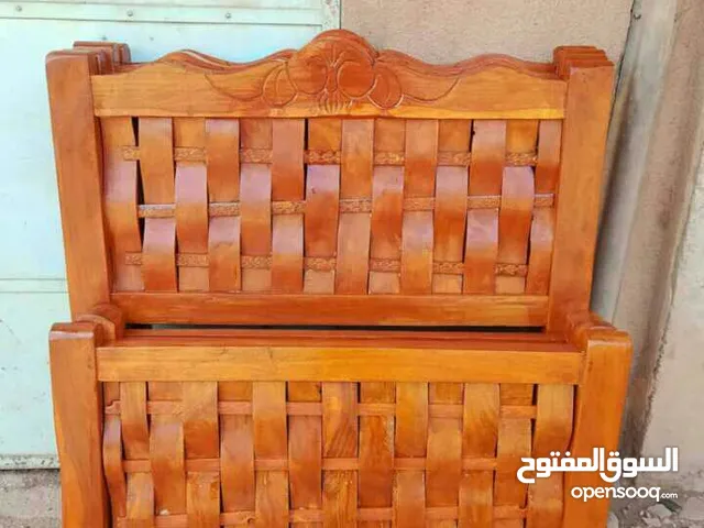 *رواسى سراير خشب سنط عالية الجودة* - *الوصف:* رواسى سراير خشب سنط طبيعي، متينة وقوية، مثالية للسراي