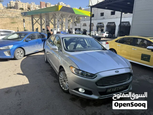 2016 فورد فيوجن SE