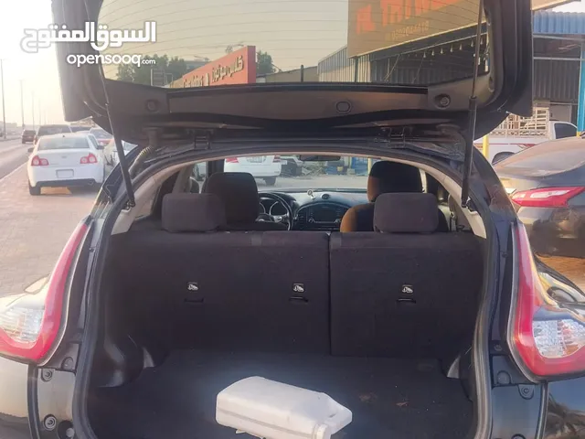 للبيع نيسان جوك 2015 For sale: Nissan Juke 2015, full option, sunroof, remote, 4WD, push-button star