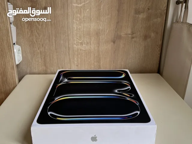 iPad Pro 13 inch 2024 M4 256GB like new