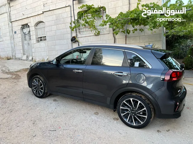 كيا نيرو هايبريد بوضع الوكاله