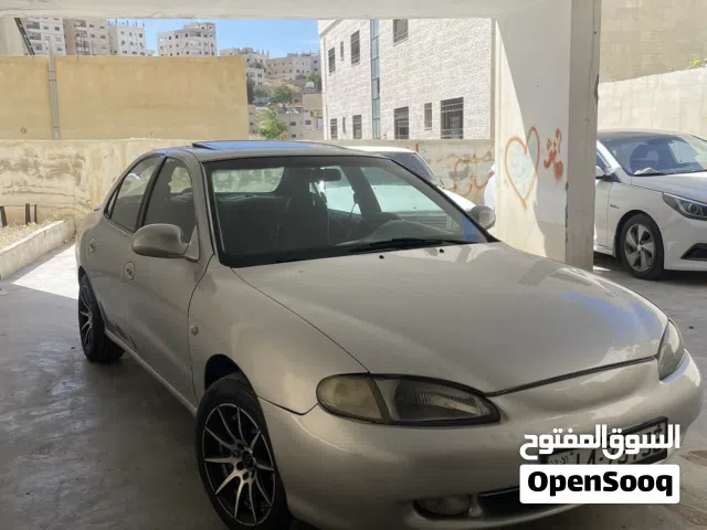 1997 هيونداي افانتي Standard