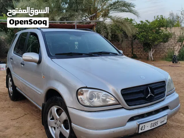 2004 مرسيدس بنز الفئة-M ML 320