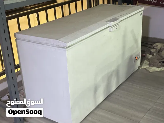 ثلاجه فروزن للبيع لون ابيض 495 لتر وكاله
