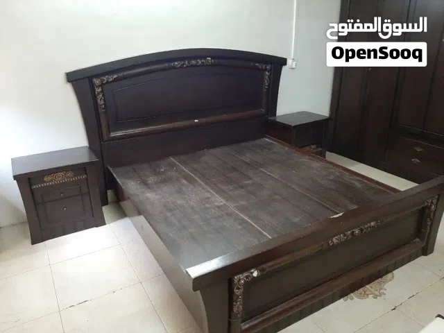 غرفة نوم نظيفة جدا خشب ماليزي ، كبس