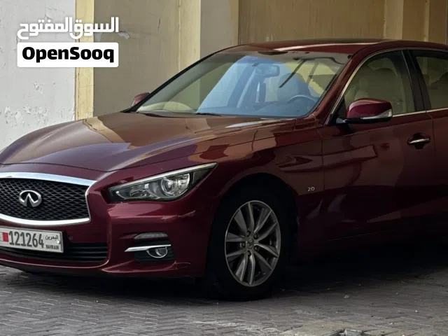 2015 إنفينيتي Q50 Red Sport