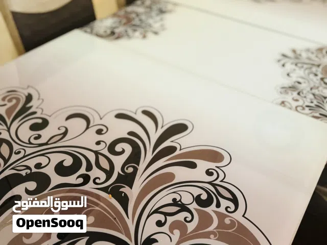 طاوله وكراسي للبيع مستعمل