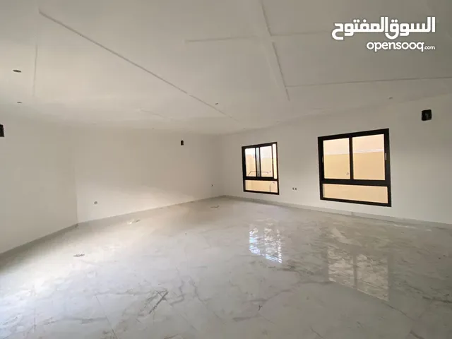 شقة للإيجار في منطقة السيف قريبة من البحر