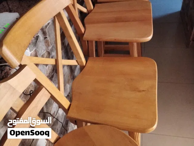 كراسي بار خشب زان جديدة غير مستعملة ، طول 70 سم و80 سم سعر الكرسي 30 دينار بسعر الجملة