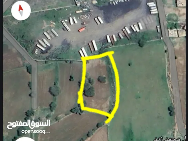 أرض عرطة في الحوبان خلف شركة النفط قريبة للشارع