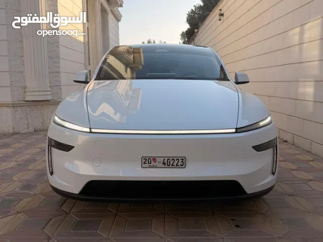 TESLA 2026 GCC with accessories