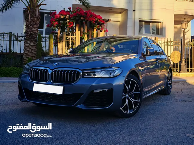BMW 530e Kit M لا تحتاج الي نوع من الصيانه