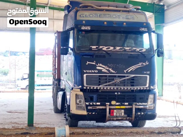 للبيع قاطرة فولفو    الموديل: 2003  نظيفه وكالة  جاهزة للعمل مباشرة  الموقع: المكلا