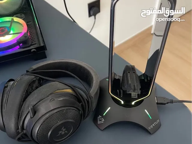 Razer headphones with stand