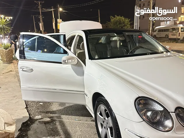 مرسيدس E200 موديل 2005