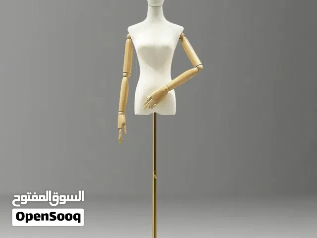 مانيكان عرض ملابس نسائي أنيق