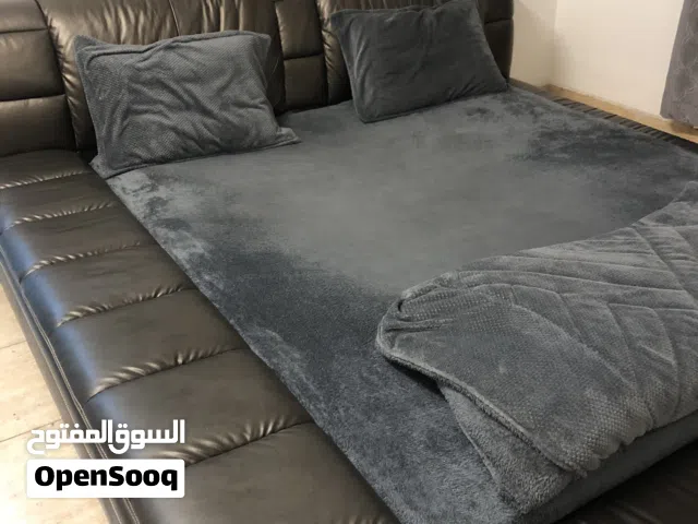 سرير مستعمل للبيع