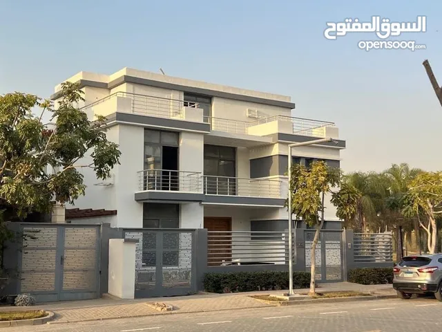 240 m2 5 Bedrooms Villa for Sale in Cairo Fifth Settlement