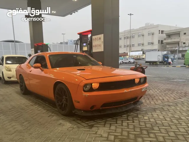 Dodge challenger in excellent condition selling because of going back home country