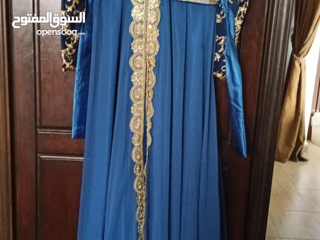 قفطان ازرق وذهبي شبه جديد للبيع