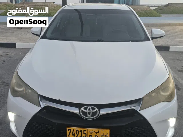 2017 تويوتا كامري SE