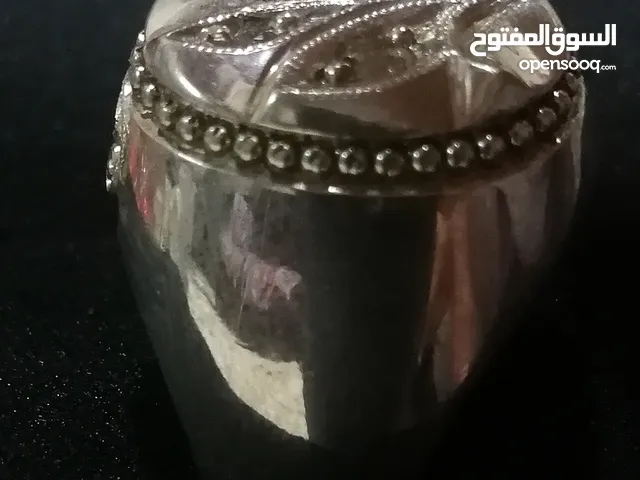 إنتاج خواتم فضة مصنوعة یدویّا