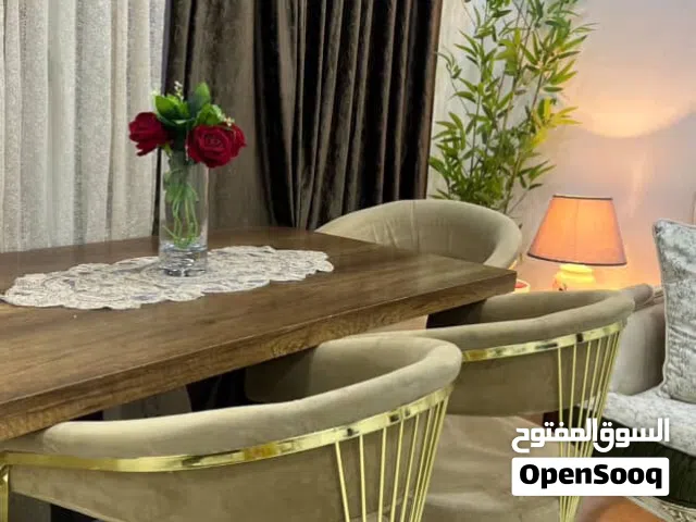 ميز طعام خشب
