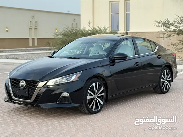 للبيع نيسان التيما 2019 SR وارد امريكا أوراق جمارك في قمة نظافة for sale Nissan Altima very clean