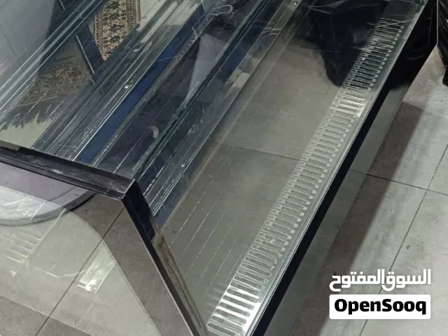 ثلاجة عرض شبه جديد استخدام خفيف للبيع