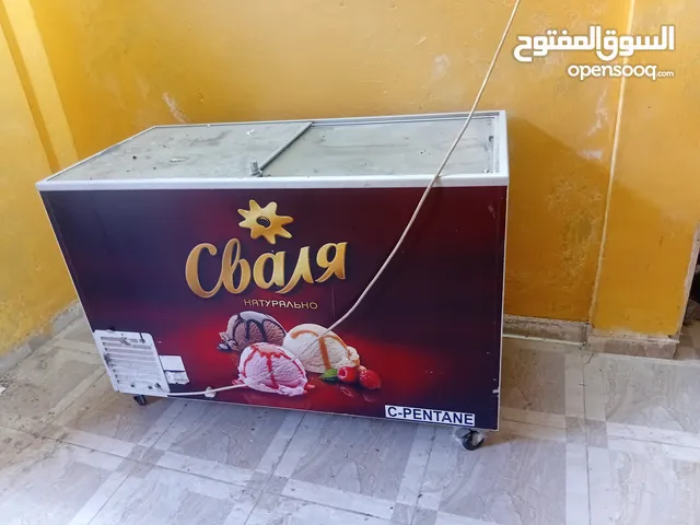 ثلاجة بوضه للبيع شبه جديده ما شاء الله خاليه من الخراب