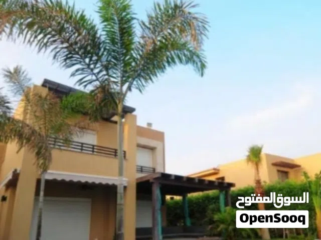 فيلا للبيع بالتقسيط بالتجمع الخامس كمبوند جروفا حسن علام بجوار ال AUC مباشره بتصميم ايطالي حديث