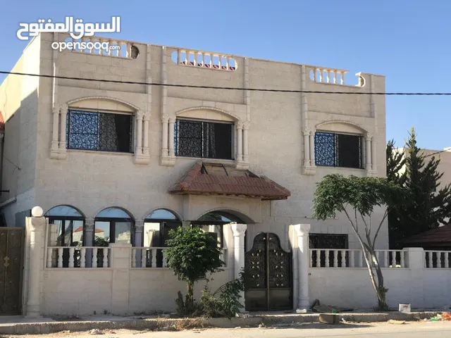 230 m2 More than 6 bedrooms Townhouse for Sale in Mafraq Hay Al-Zohoor