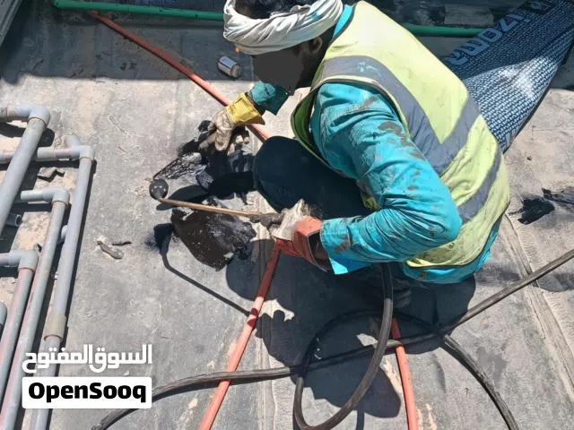 عزل اسطح مائي حراري خزانات حمامات بولي يوريثيان بولي يوريا خرسانة رغوية