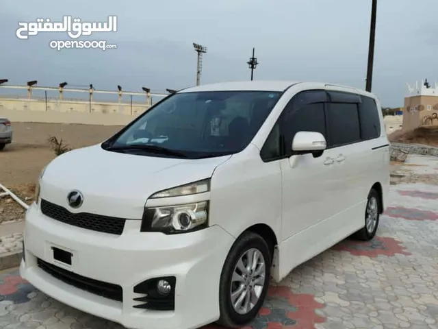 Toyota Voxy 2011 in Al Mukalla